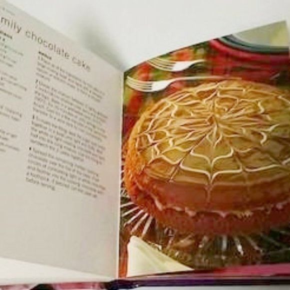 Everyday Chocolate recipe book - Picture 2 of 8
